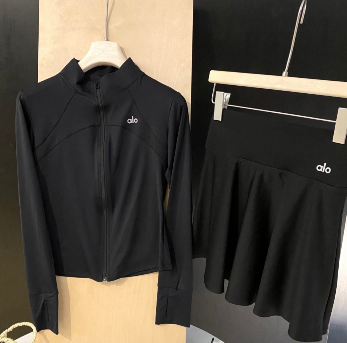 𝘌𝘕𝘚𝘌𝘔𝘉𝘓𝘌 𝘠𝘖𝘎𝘈